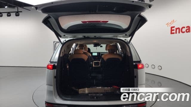 Kia Carnival 2022 — Фото 18/20