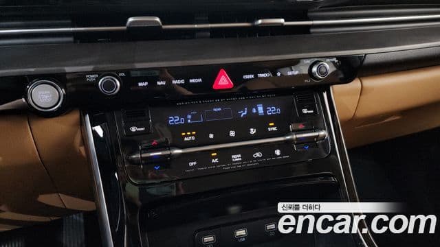 Kia Carnival 2022 — Photo 15/36