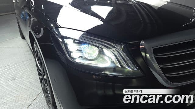 Mercedes-Benz S-Class 2018 — Photo 16/30