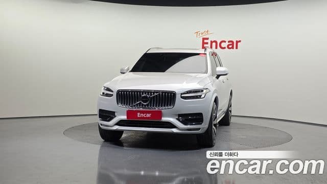 Volvo XC90 2022 — ფოტო 3/20