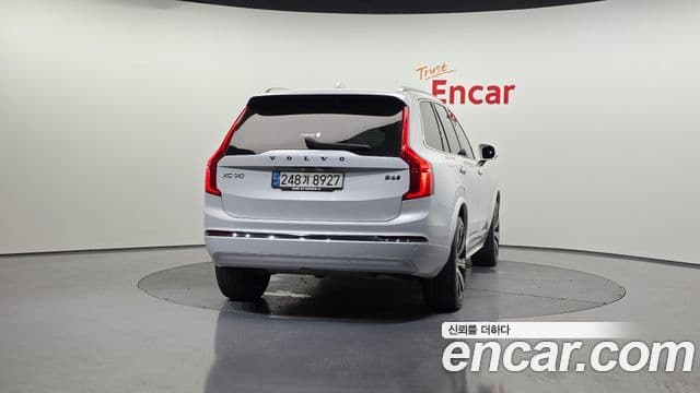 Volvo XC90 2022 — ფოტო 4/20
