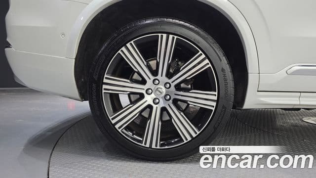 Volvo XC90 2022 — ფოტო 5/20