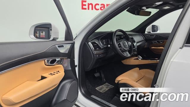 Volvo XC90 2022 — ფოტო 10/20