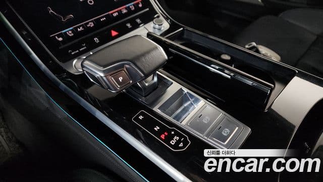 Audi A8 2019 — Şəkil 9/20