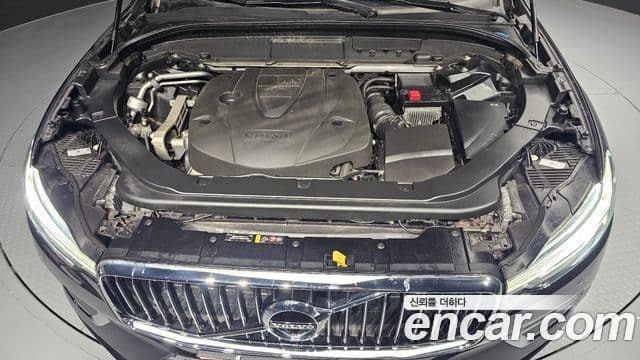 Volvo XC60 2018 — Şəkil 6/20