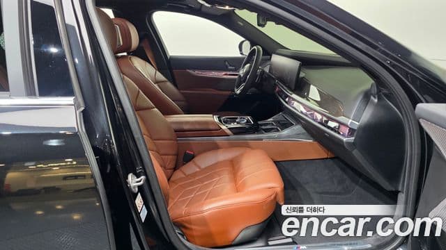 BMW 7 Series 2024 — ფოტო 10/20