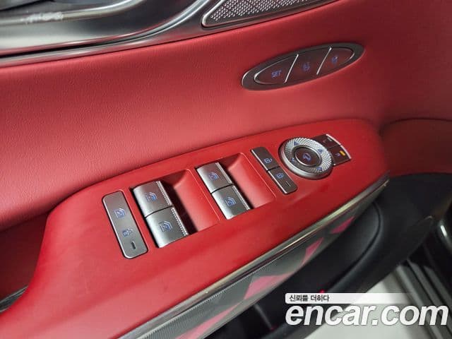 Genesis GV70 2023 — ფოტო 7/20
