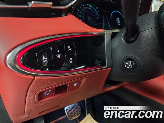 Genesis GV70 2023 — ფოტო 18/20