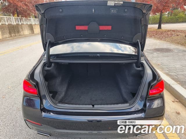 BMW 5 Series 2023 — Photo 4/20