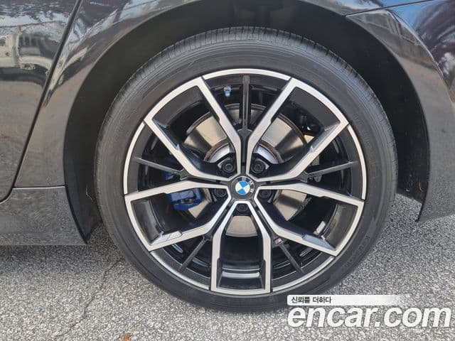 BMW 5 Series 2023 — Photo 20/20