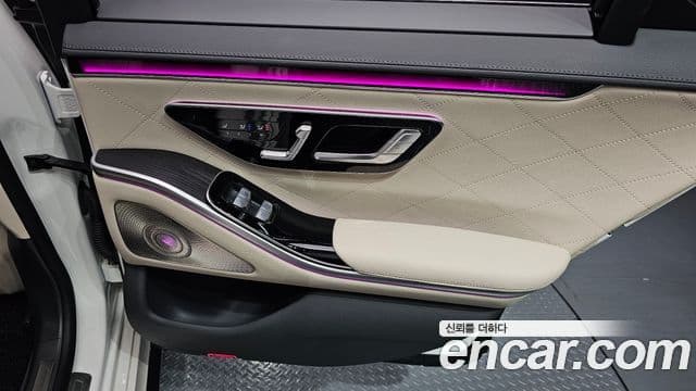 Mercedes-Benz S-Class 2023 — Photo 27/31