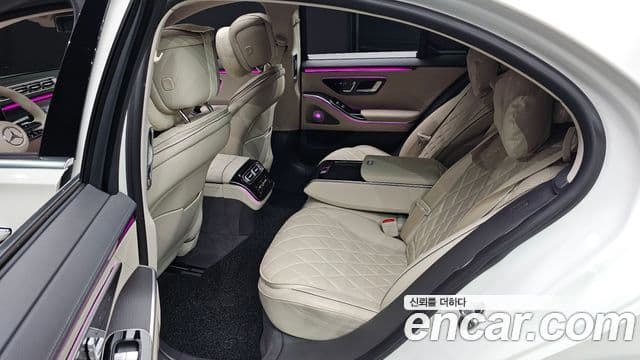Mercedes-Benz S-Class 2023 — Photo 7/31