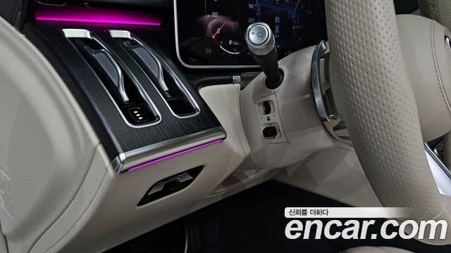 Mercedes-Benz S-Class 2023 — Photo 26/31