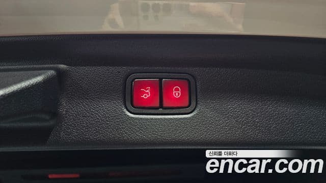 Mercedes-Benz S-Class 2023 — Photo 10/31