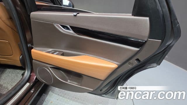 Genesis G80 2021 — ფოტო 28/35