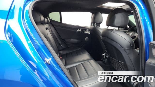 Kia Stinger 2019 — Şəkil 11/20