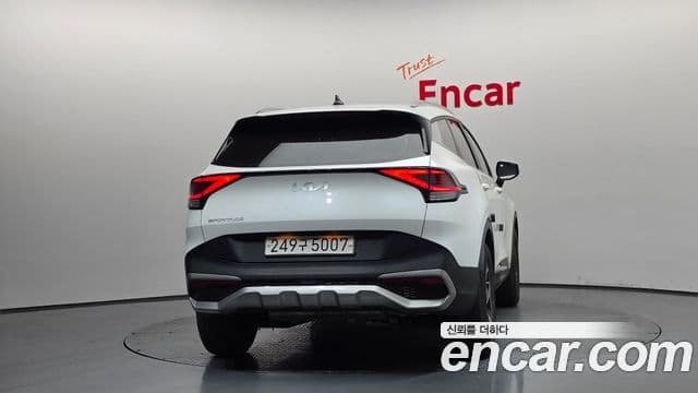 Kia Sportage 2022 — ფოტო 4/20
