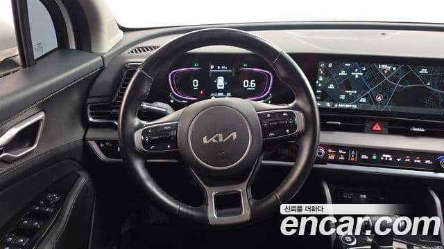 Kia Sportage 2022 — ფოტო 13/20