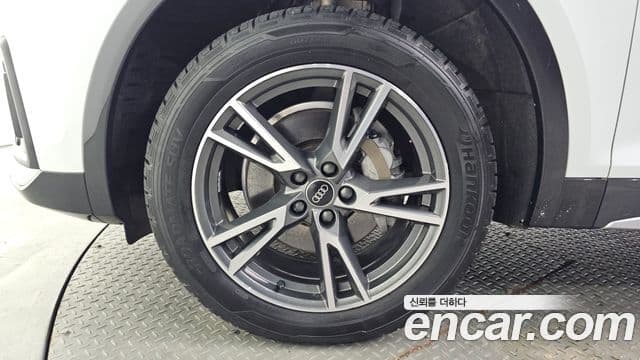 Audi Q5 2022 — ფოტო 15/20