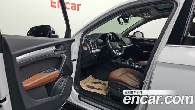 Audi Q5 2022 — ფოტო 1/20