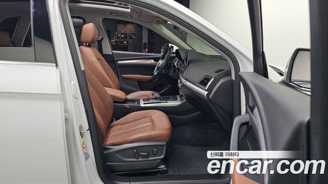 Audi Q5 2022 — ფოტო 17/20