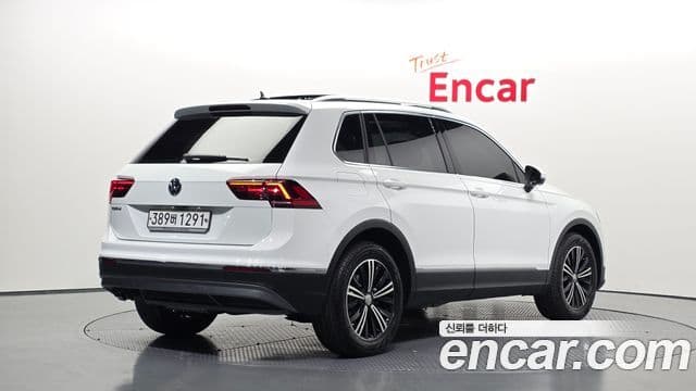 Volkswagen Tiguan 2020 — ფოტო 10/20