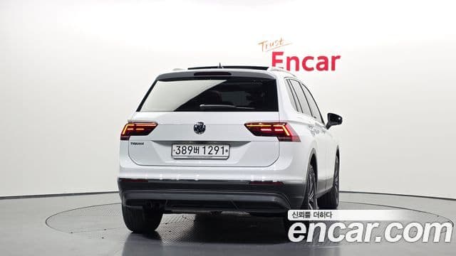 Volkswagen Tiguan 2020 — ფოტო 6/20