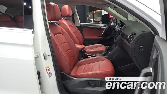 Volkswagen Tiguan 2020 — ფოტო 11/20