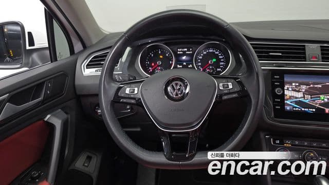 Volkswagen Tiguan 2020 — ფოტო 12/20