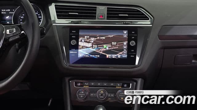 Volkswagen Tiguan 2020 — ფოტო 15/20