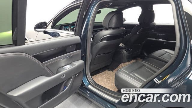 Genesis G90 2022 — ფოტო 25/38