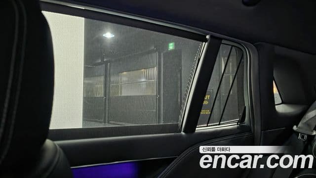 Genesis G90 2022 — ფოტო 32/38