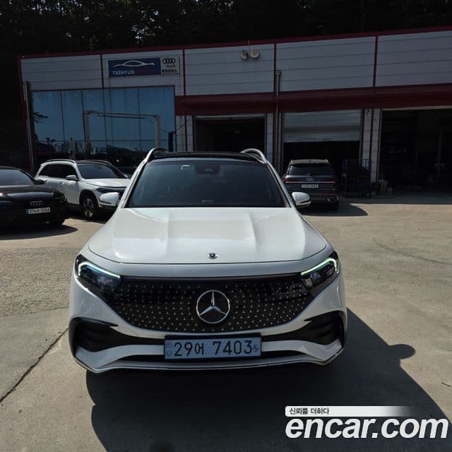 Mercedes-Benz EQB 2024 — ფოტო 2/20