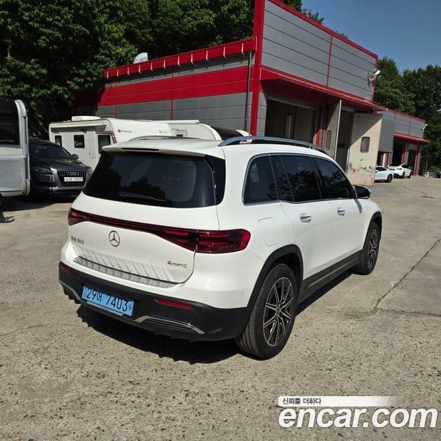 Mercedes-Benz EQB 2024 — ფოტო 1/20