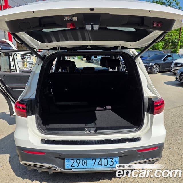 Mercedes-Benz EQB 2024 — ფოტო 16/20