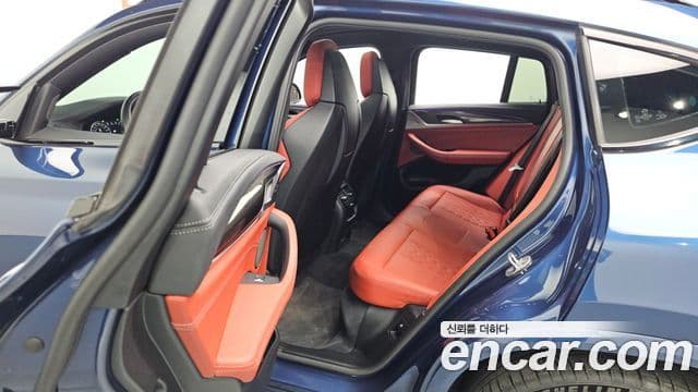 BMW X4 2020 — Фото 12/20