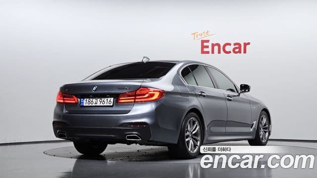 BMW 5 Series 2018 — ფოტო 2/20