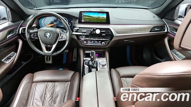 BMW 5 Series 2018 — ფოტო 7/20