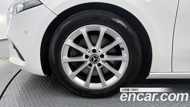 Mercedes-Benz A-Class 2020 — фото 5 из 20