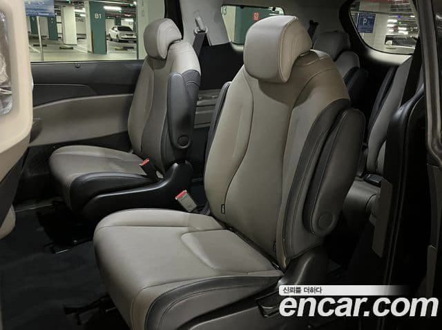 Kia Carnival 2024 — Şəkil 12/18