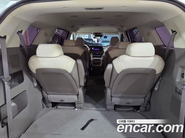 Kia Carnival 2020 — Şəkil 14/20