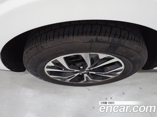 Kia Carnival 2020 — Şəkil 18/20