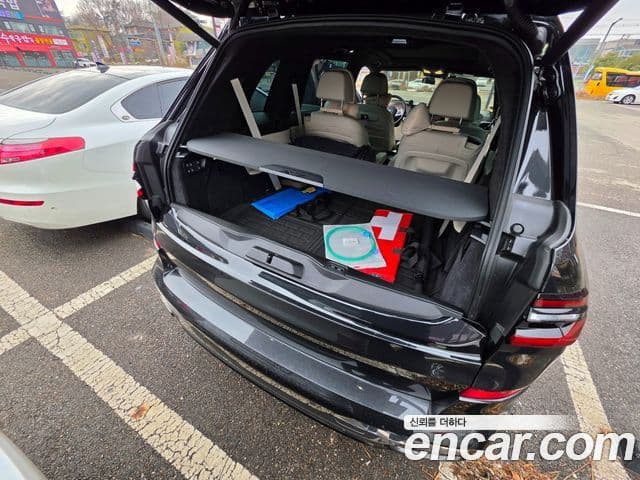 BMW X7 2024 — Şəkil 16/19
