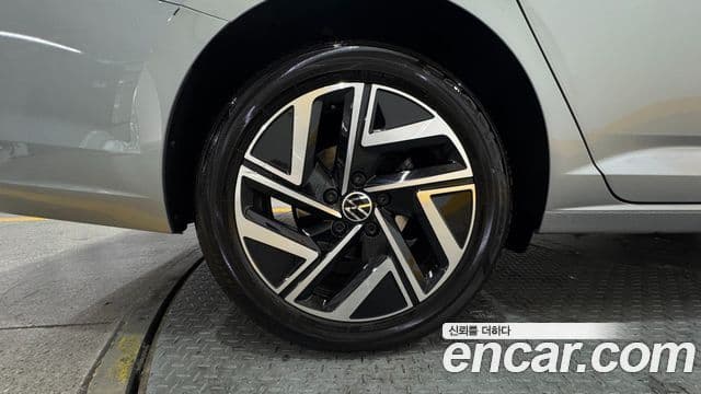 Volkswagen Jetta 2023 — Şəkil 4/19