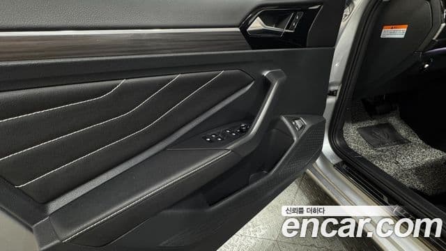 Volkswagen Jetta 2023 — фото 9 из 19
