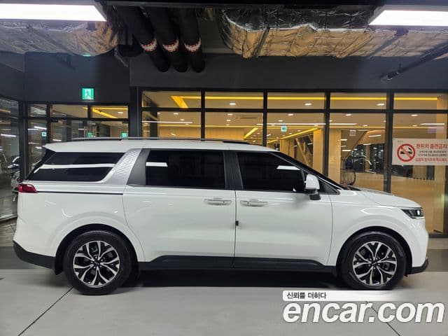 Kia Carnival 2022 — Фото 3/20