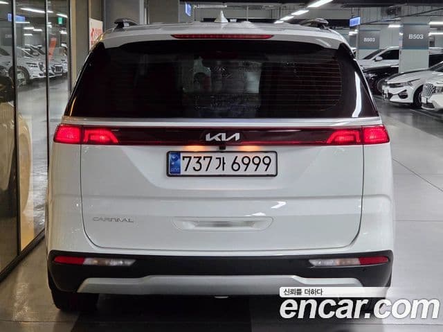 Kia Carnival 2022 — Фото 5/20