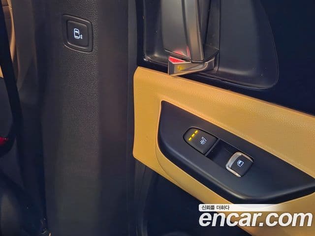 Kia Carnival 2022 — Фото 19/20