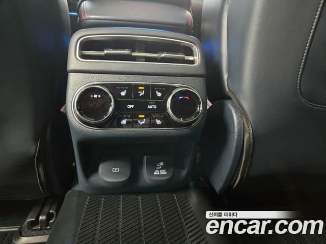 Genesis GV70 2021 — Şəkil 18/20