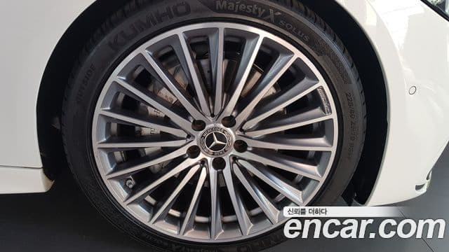 Mercedes-Benz C-Class 2023 — Şəkil 4/17
